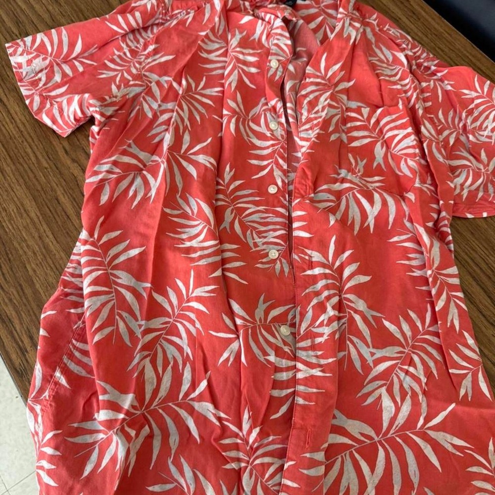 Marc Anthony size XL slim fit Hawaiian button up shirt